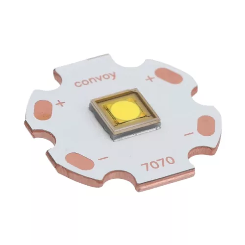 Convoy L21A zaklamp met F150R LED, warm licht, 5000 lumen lichtsterkte en een bereik van ongeveer 1100 m